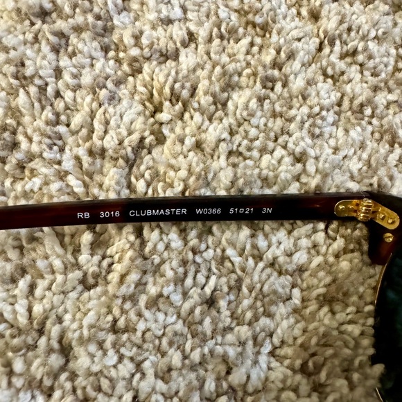 Ray-Ban Clubmaster Tortoise Sunglasses - Picture 2 of 4